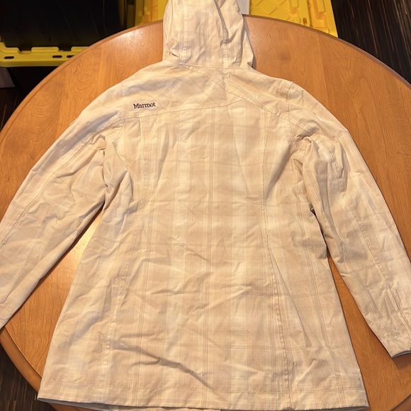 Marmot Waterproof Raincoat, trench length and plaid! - Picture 2 of 4